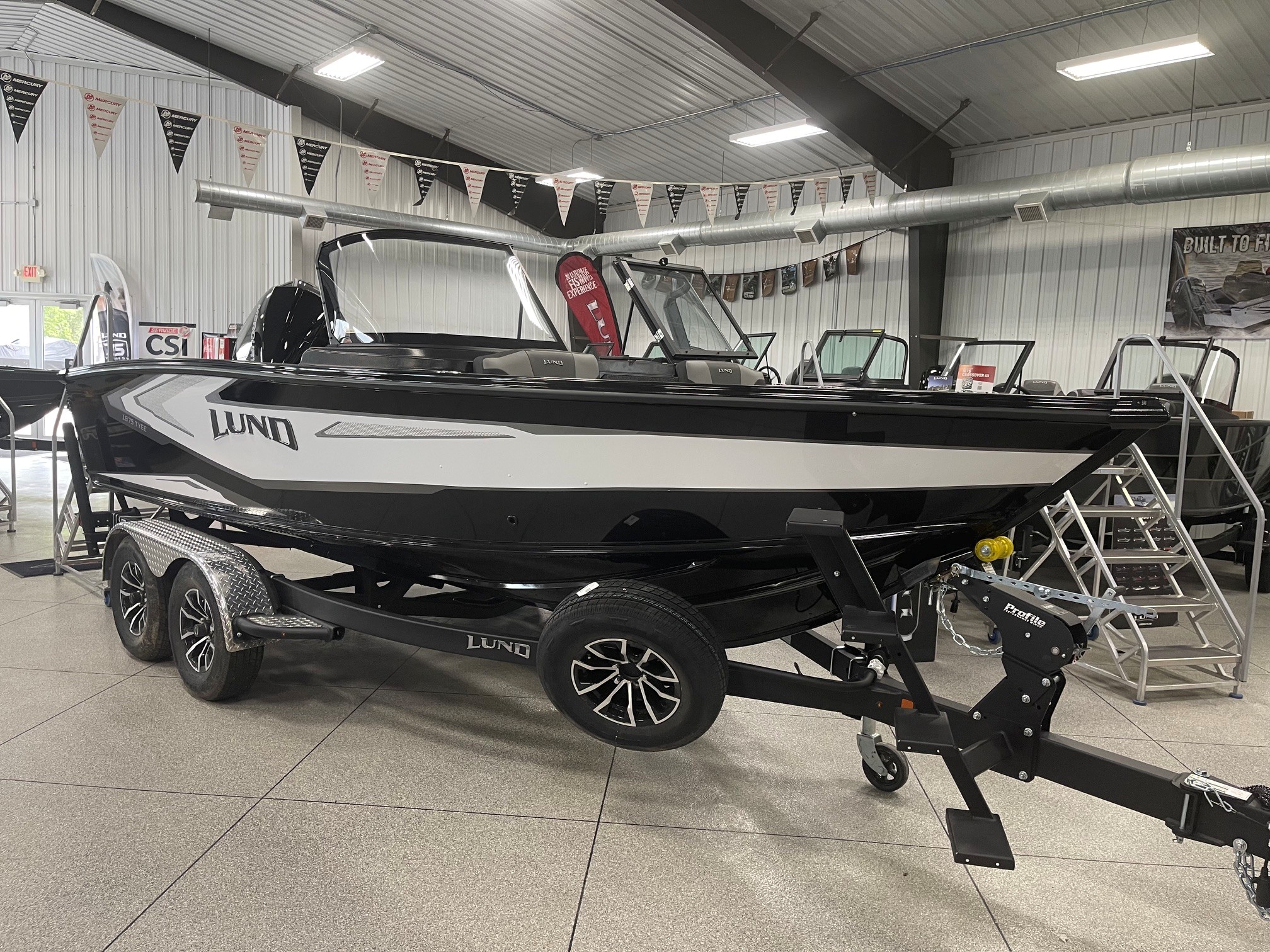 2027 LUND 1875 TYEE BOAT